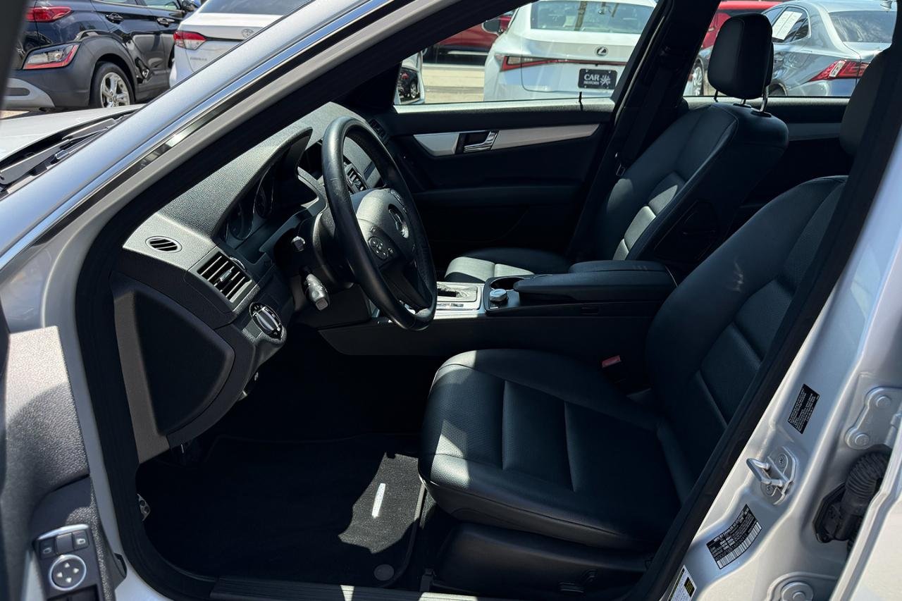 Mercedes-Benz C-Class C300 Luxury Sedan 2010