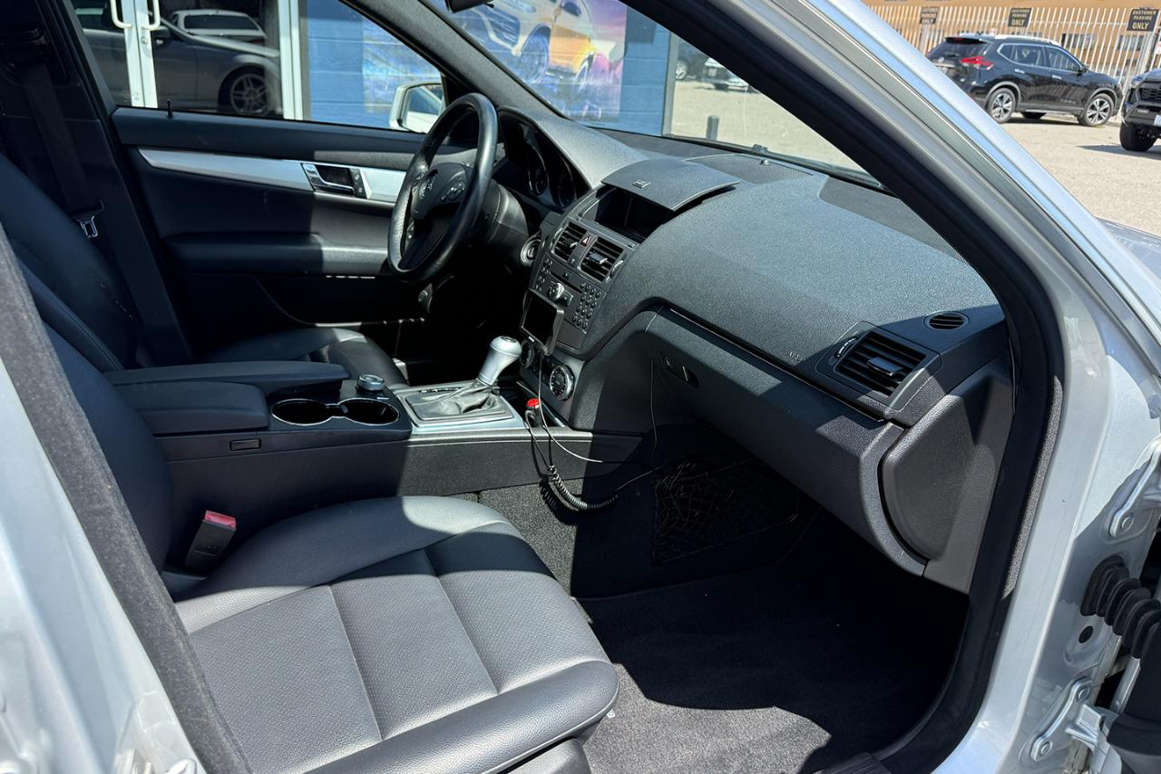 Mercedes-Benz C-Class C300 Luxury Sedan 2010