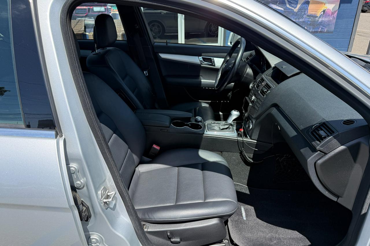 Mercedes-Benz C-Class C300 Luxury Sedan 2010