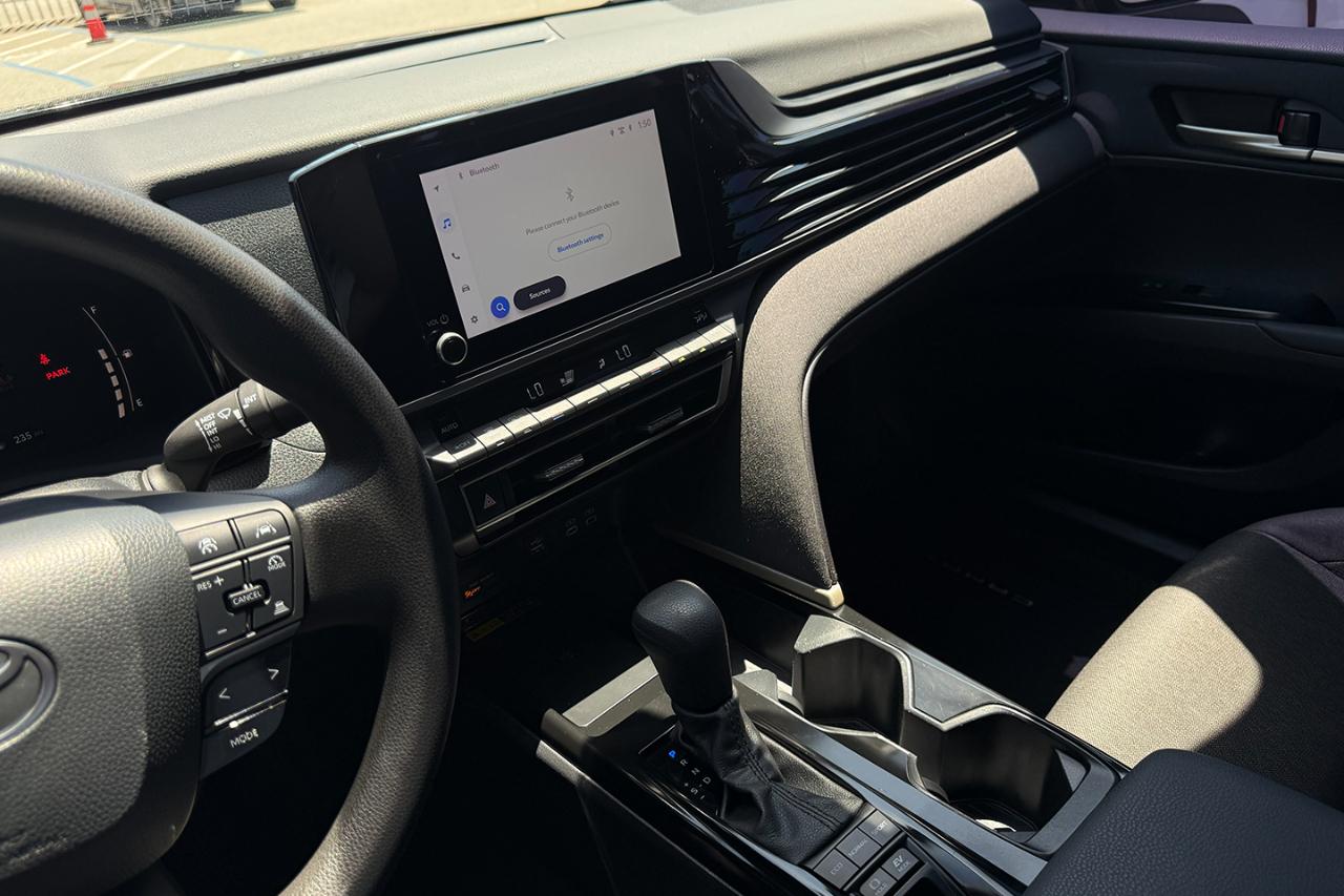 Toyota Camry Hybrid XLE 2025