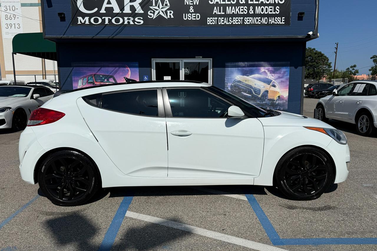 Hyundai Veloster Base 6AT 2015