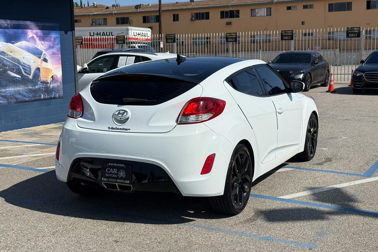 Hyundai Veloster Base 6AT 2015