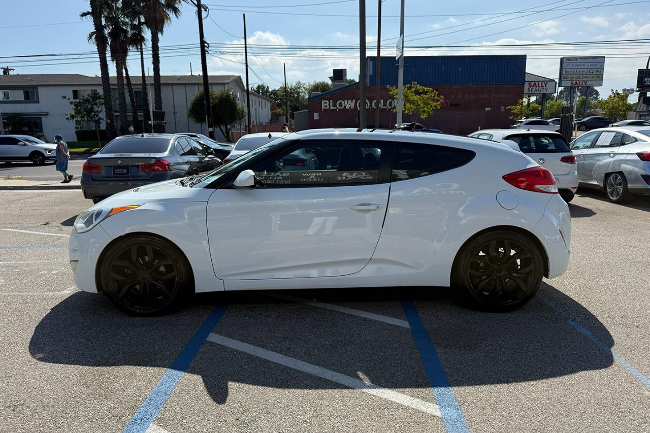 Hyundai Veloster Base 6AT 2015