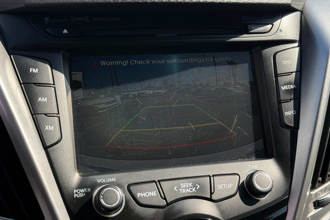 Hyundai Veloster Base 6AT 2015