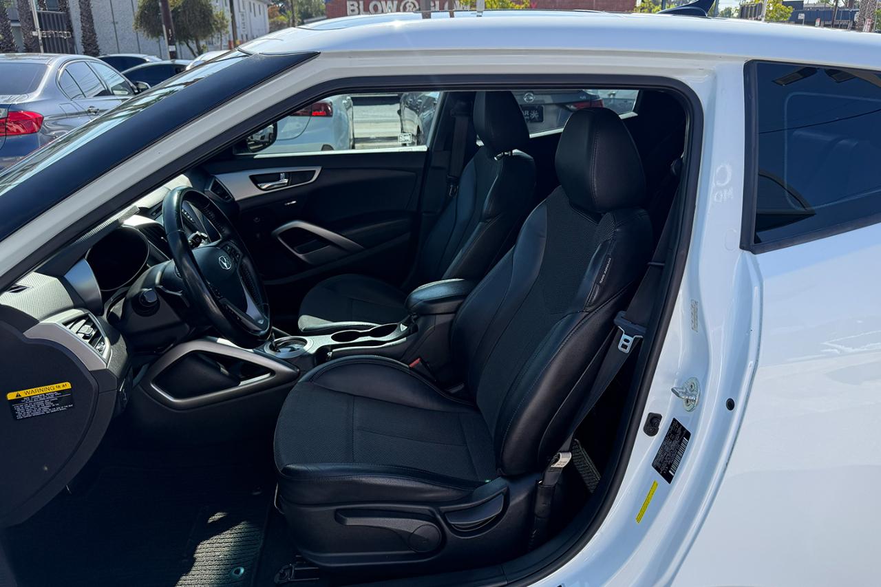 Hyundai Veloster Base 6AT 2015
