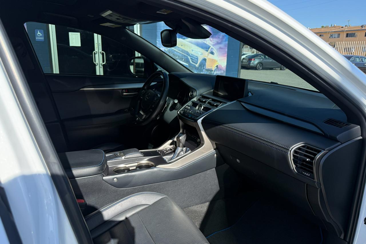 Lexus NX 300h F SPORT Black Line 2021