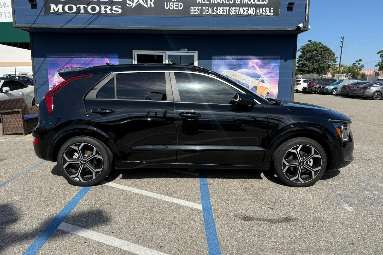Kia Niro EX Touring FWD 2023