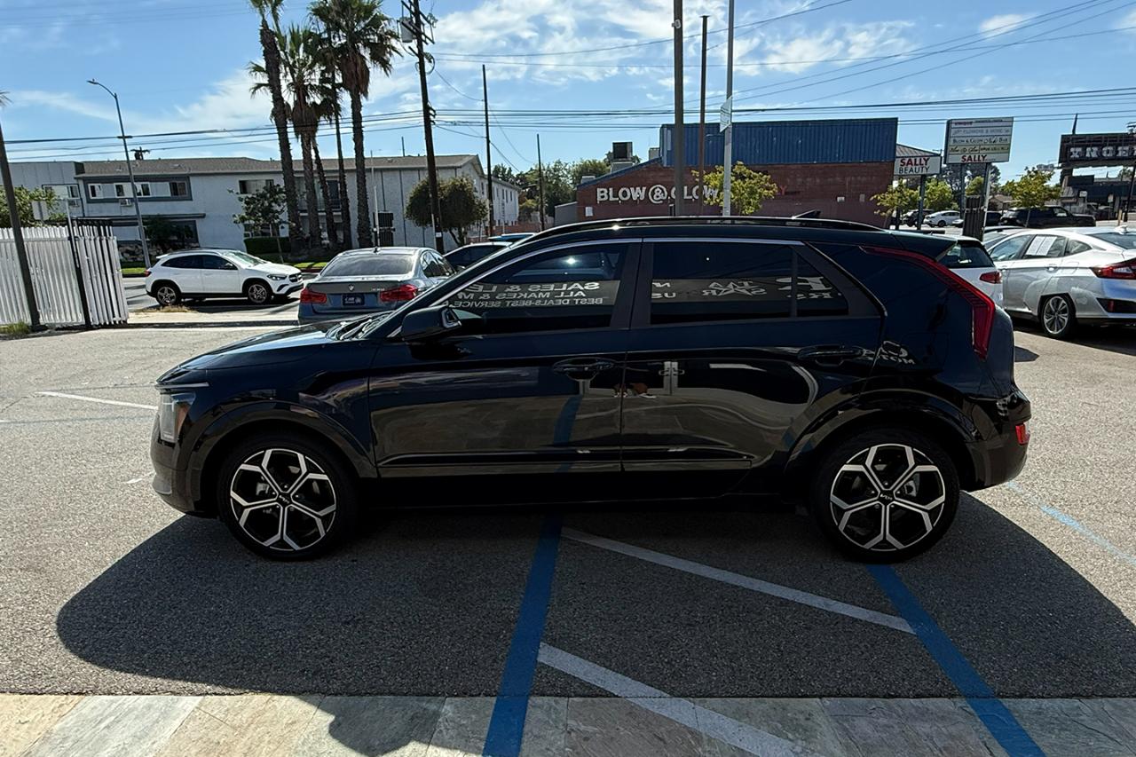 Kia Niro EX Touring FWD 2023