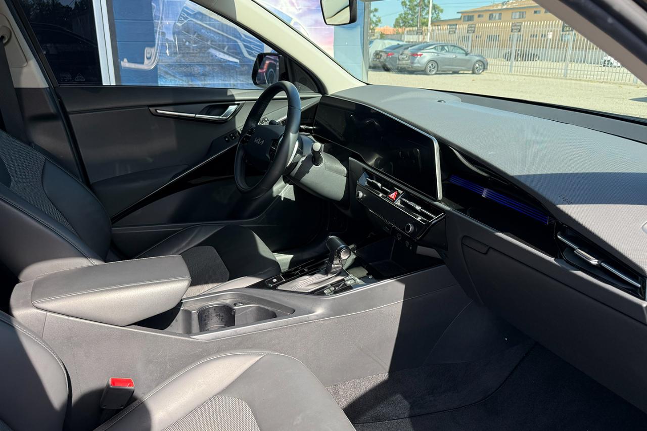 Kia Niro EX Touring FWD 2023