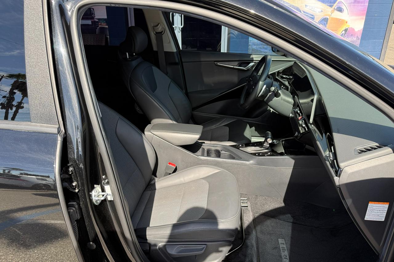 Kia Niro EX Touring FWD 2023