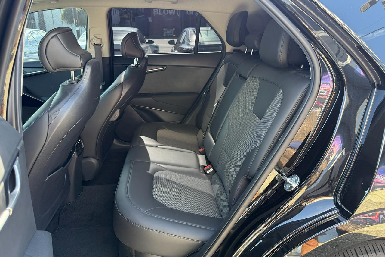 Kia Niro EX Touring FWD 2023