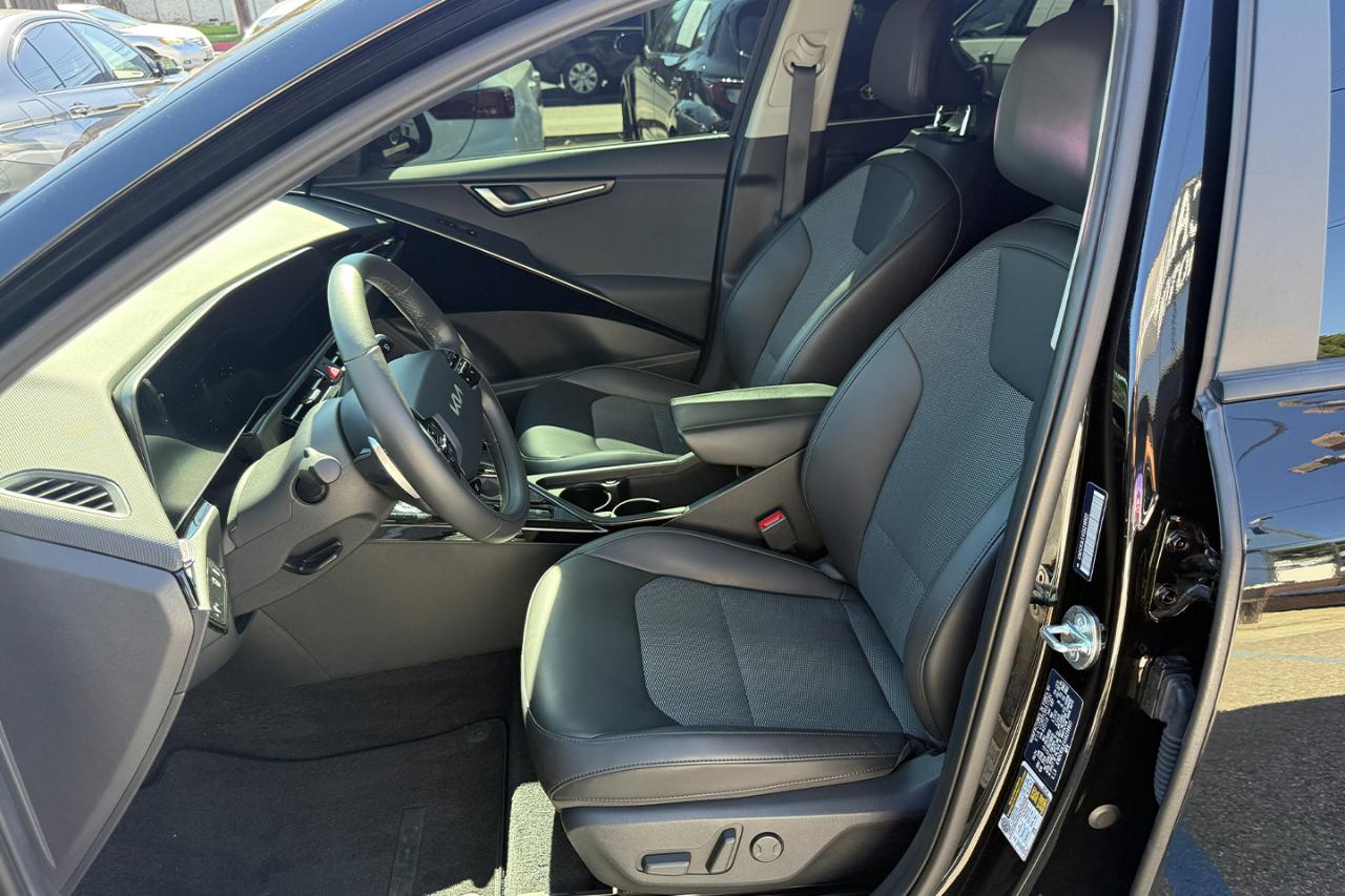 Kia Niro EX 2025