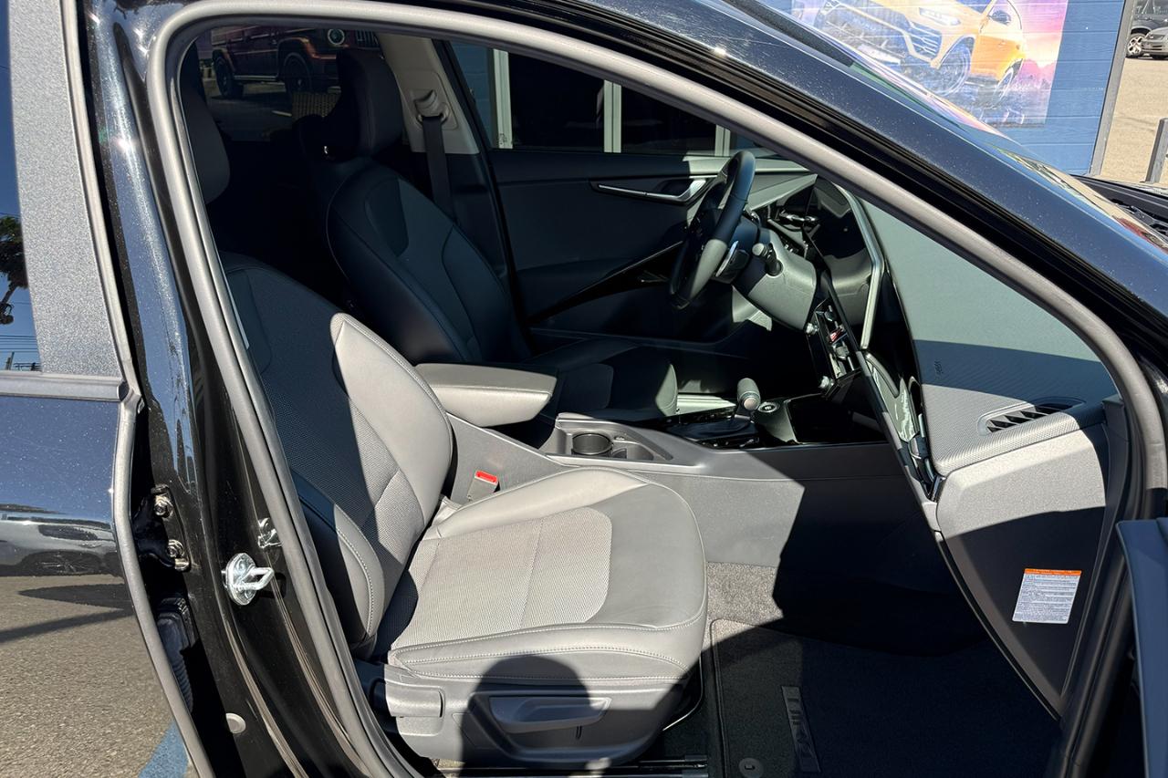 Kia Niro EX 2025