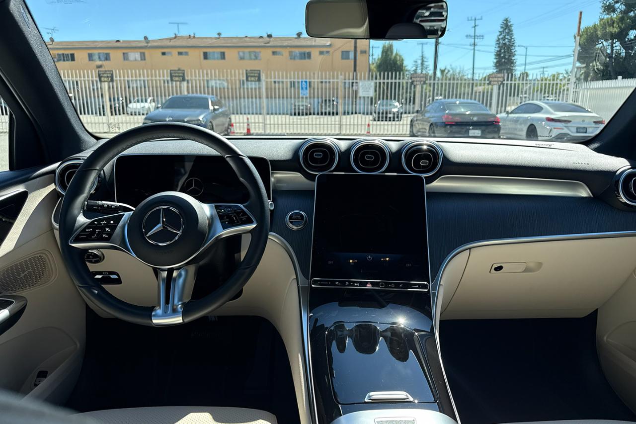 Mercedes-Benz GLC-Class GLC350e 4MATIC 2025