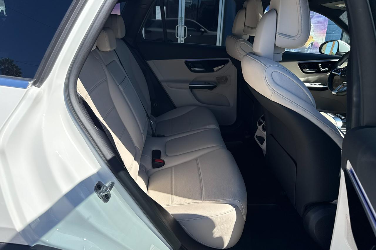 Mercedes-Benz GLC-Class GLC350e 4MATIC 2025