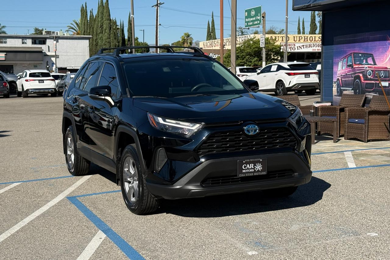 Toyota RAV4 Hybrid LE 2024