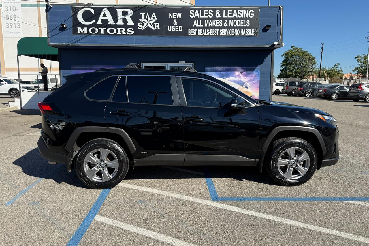 Toyota RAV4 Hybrid LE 2024
