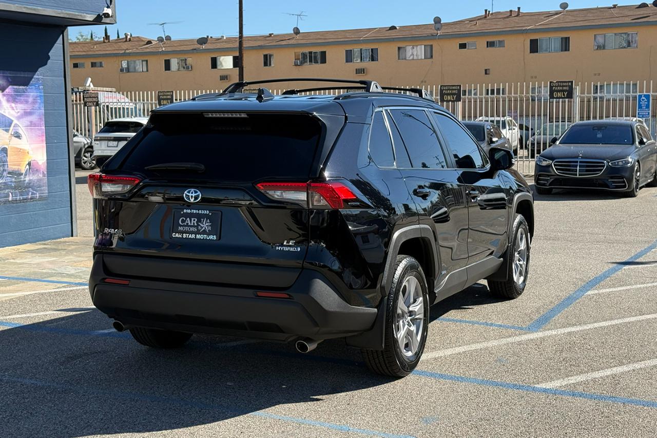 Toyota RAV4 Hybrid LE 2024