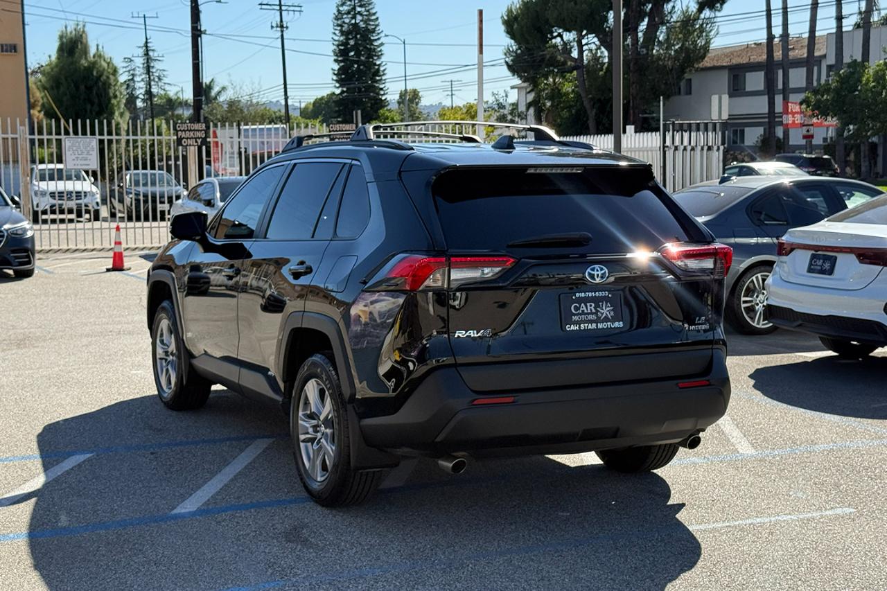 Toyota RAV4 Hybrid LE 2024
