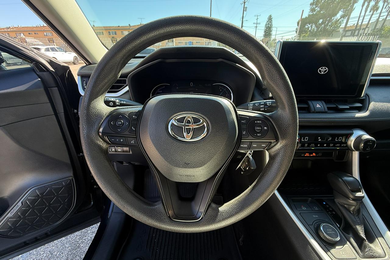 Toyota RAV4 Hybrid LE 2024