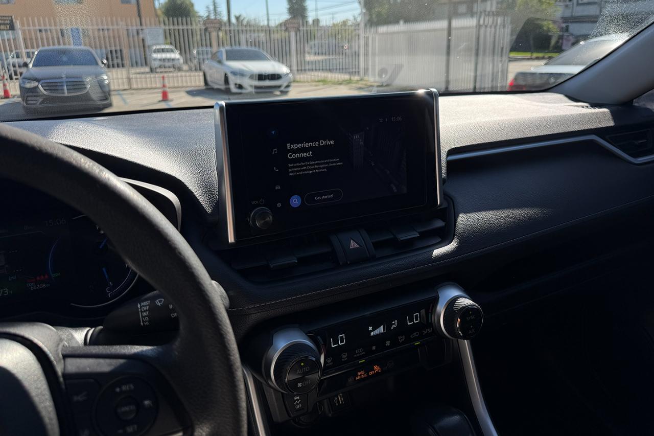 Toyota RAV4 Hybrid LE 2024