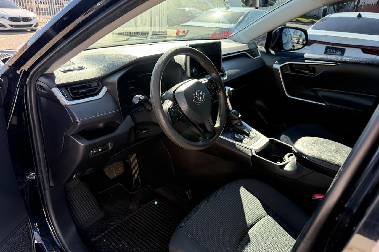 Toyota RAV4 Hybrid LE 2024