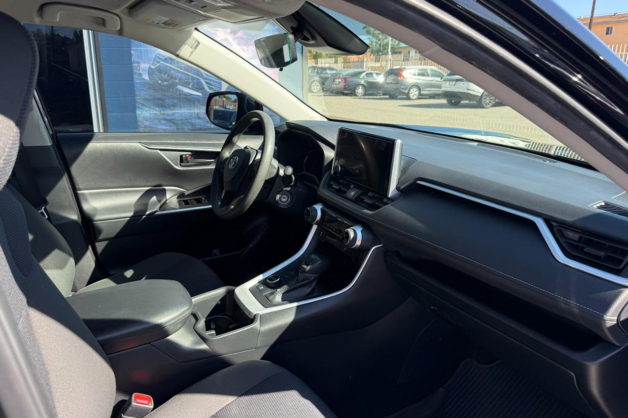 Toyota RAV4 Hybrid LE 2024
