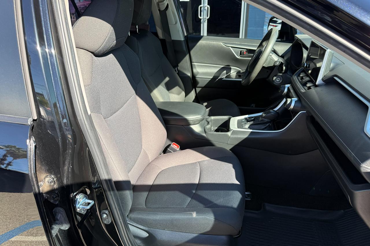 Toyota RAV4 Hybrid LE 2024