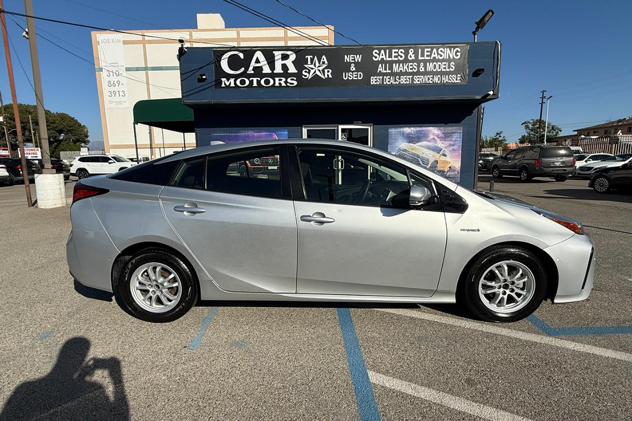 Toyota Prius L Eco 2020