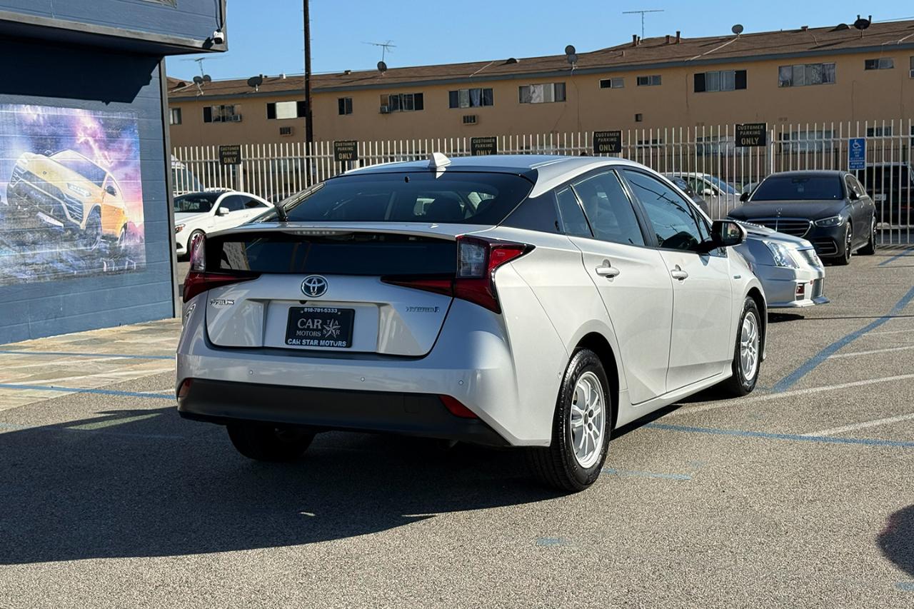 Toyota Prius L Eco 2020
