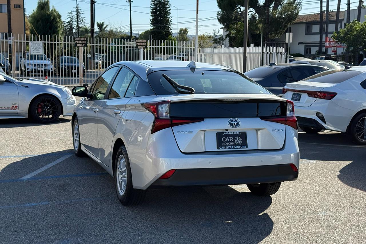 Toyota Prius L Eco 2020