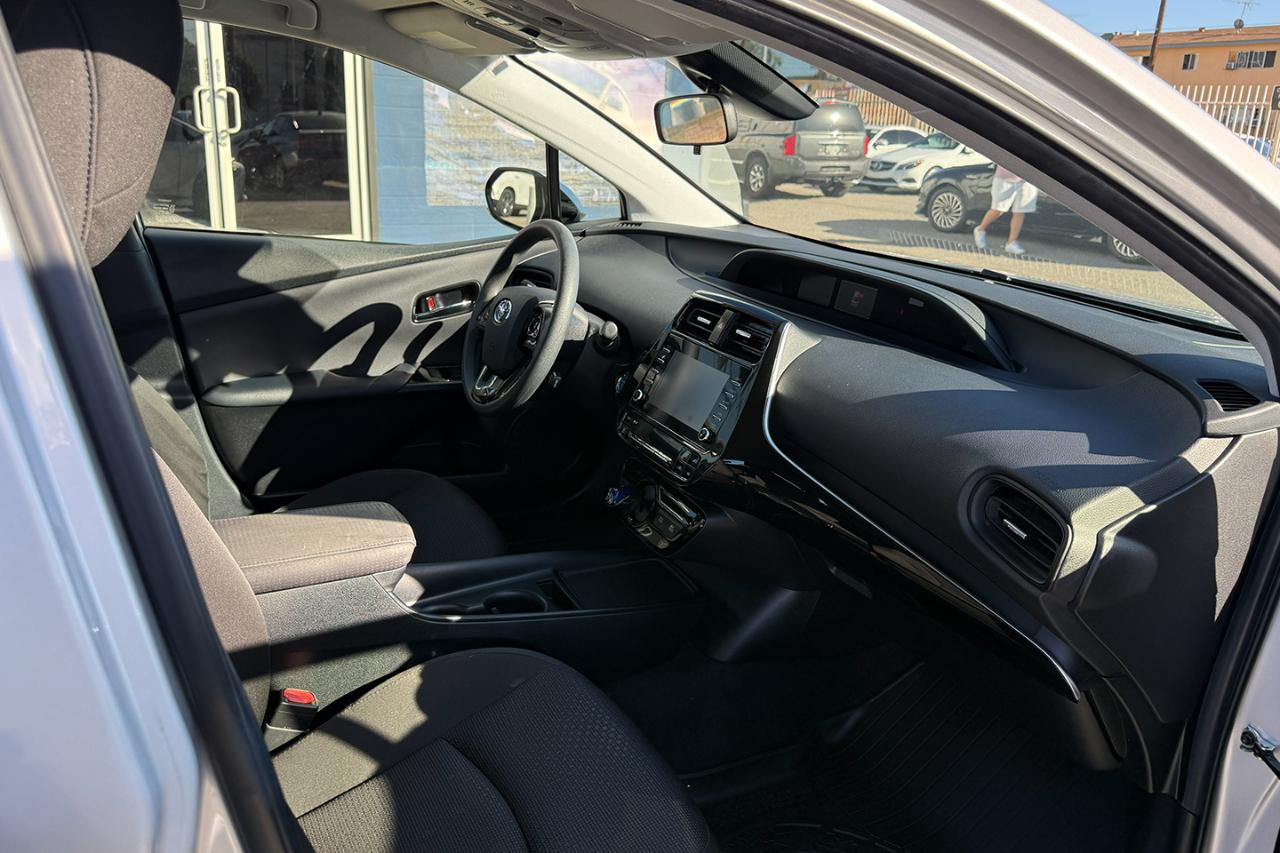 Toyota Prius L Eco 2020