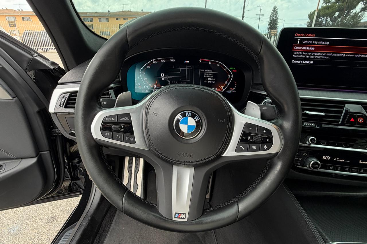 BMW 5-Series  2023