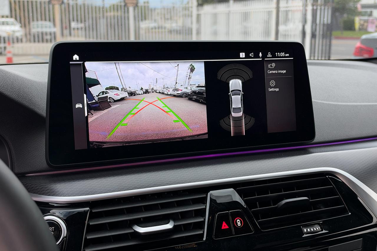 BMW 5-Series  2023