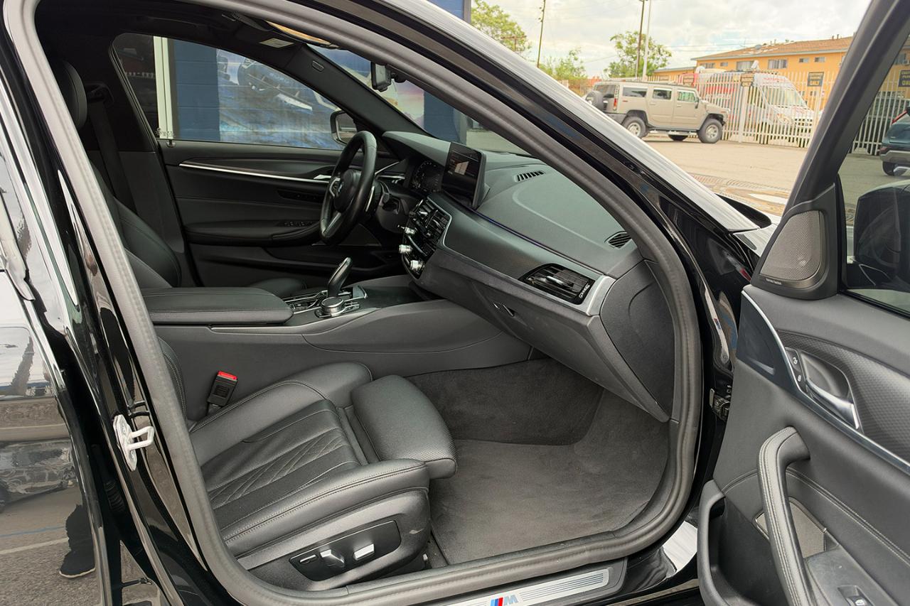 BMW 5-Series  2023