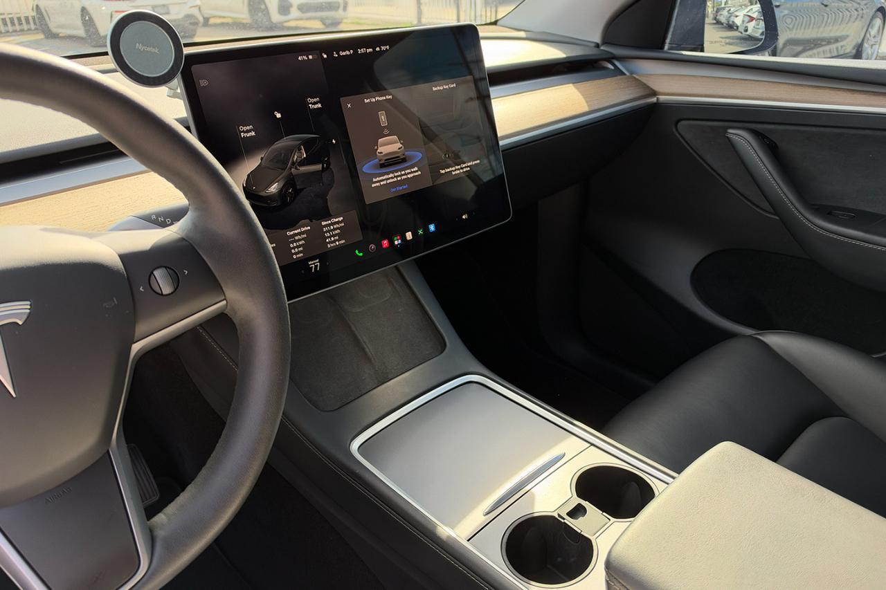 Tesla Model Y Long Range AWD 2024