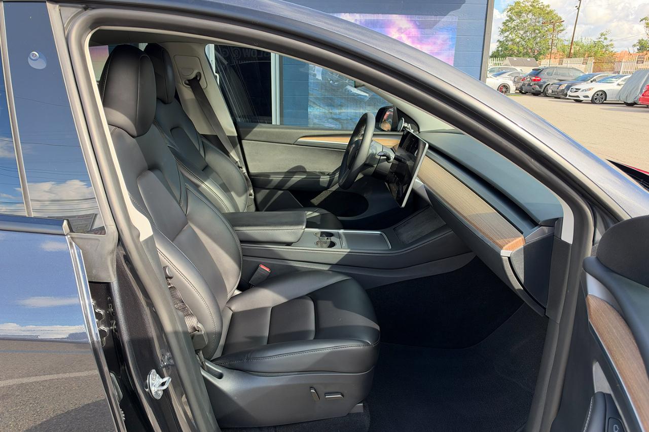 Tesla Model Y Long Range AWD 2024