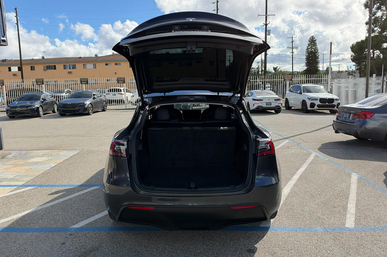Tesla Model Y Long Range AWD 2024