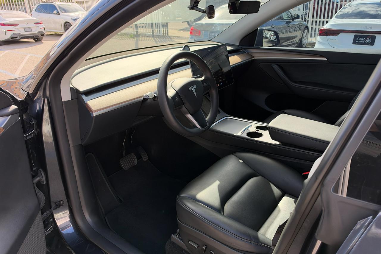 Tesla Model Y Long Range AWD 2024