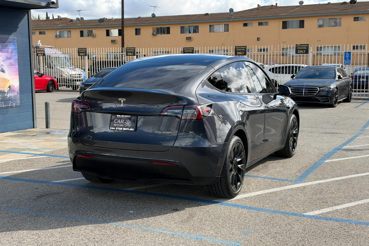 Tesla Model Y Long Range AWD 2024