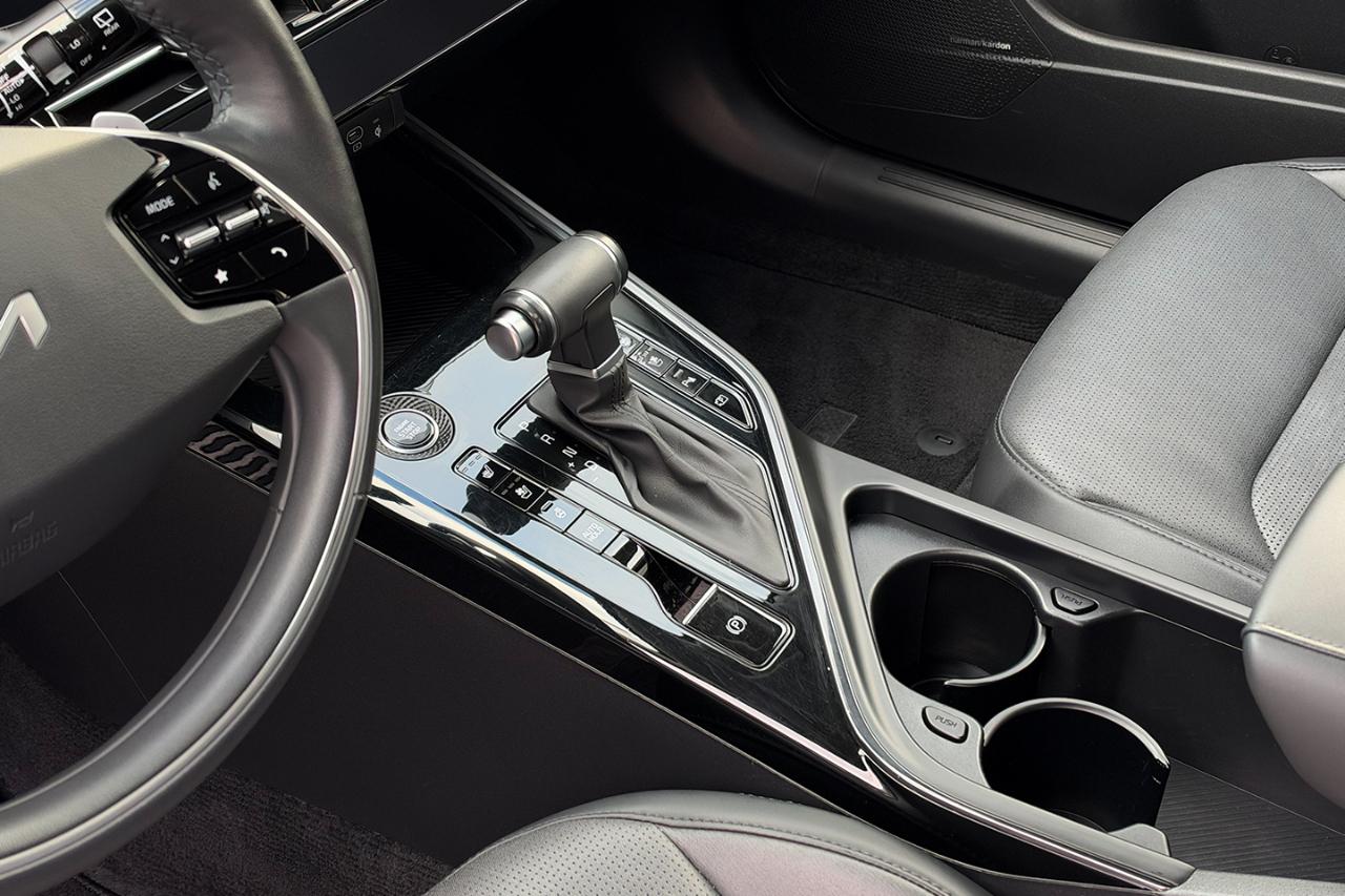Kia Niro SX 2024
