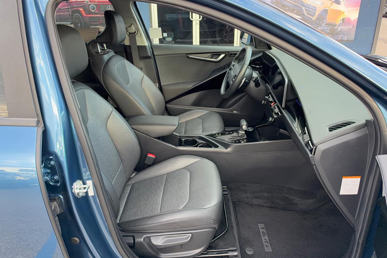 Kia Niro SX 2024