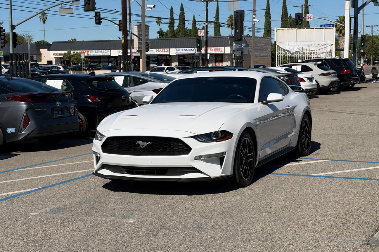 Ford Mustang EcoBoost Coupe 2021