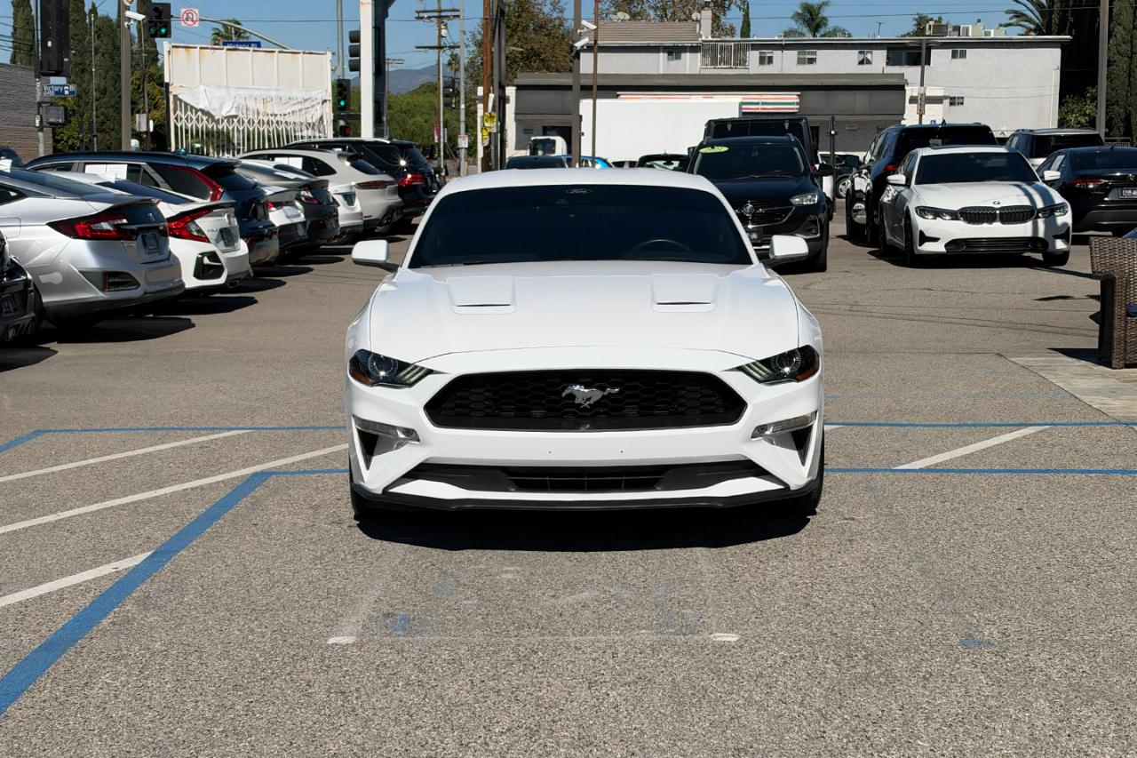 Ford Mustang EcoBoost Coupe 2021