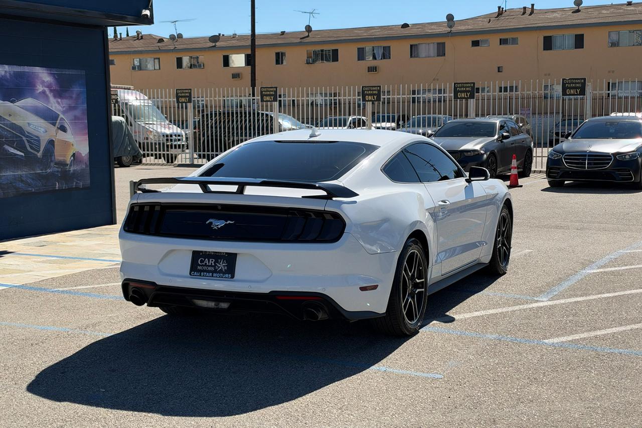 Ford Mustang EcoBoost Coupe 2021