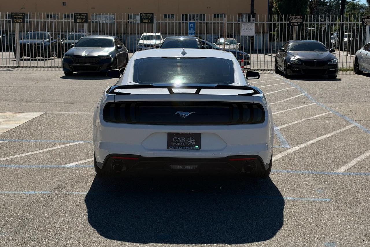 Ford Mustang EcoBoost Coupe 2021