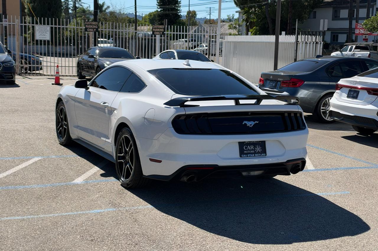 Ford Mustang EcoBoost Coupe 2021