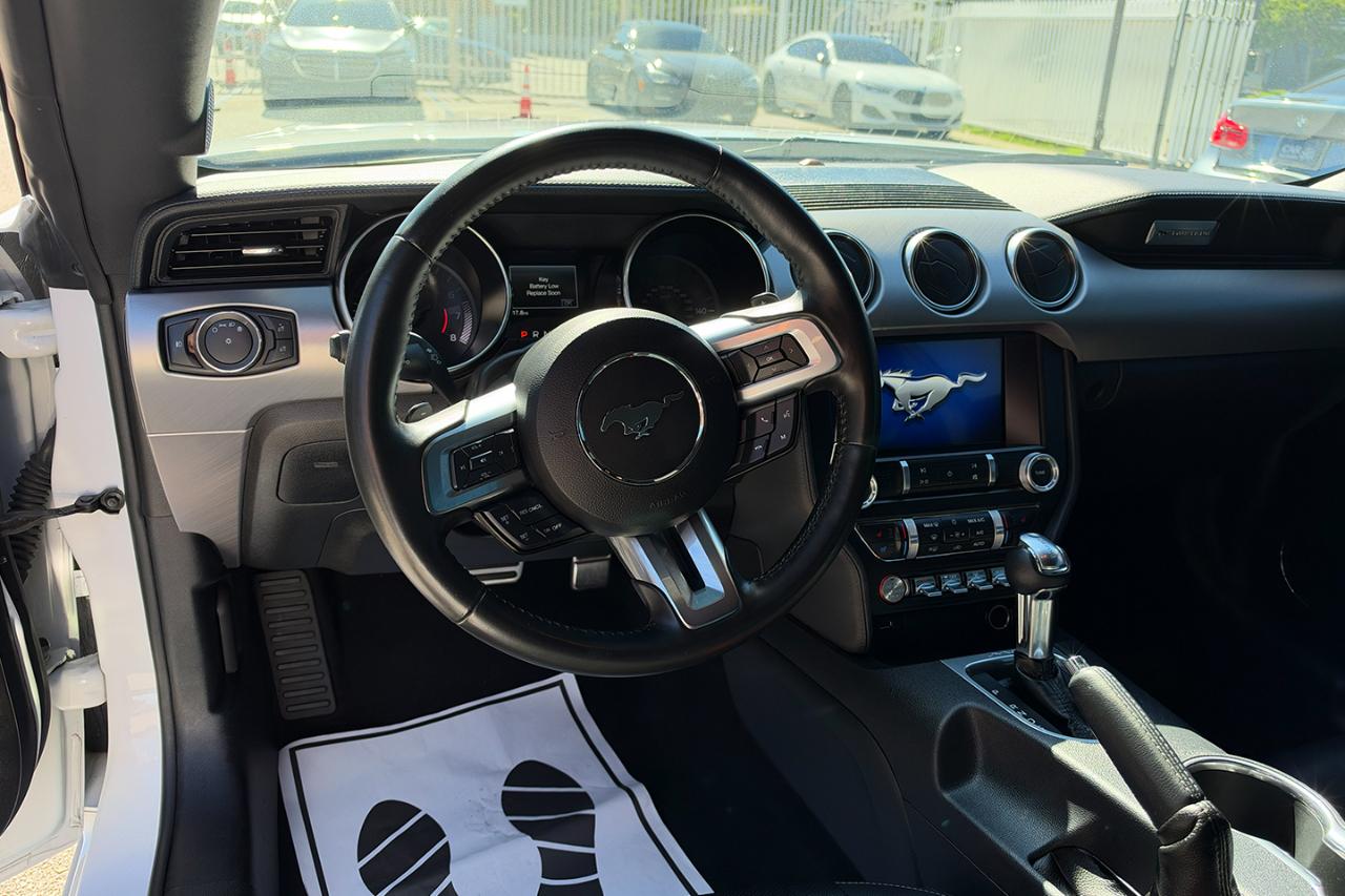 Ford Mustang EcoBoost Coupe 2021