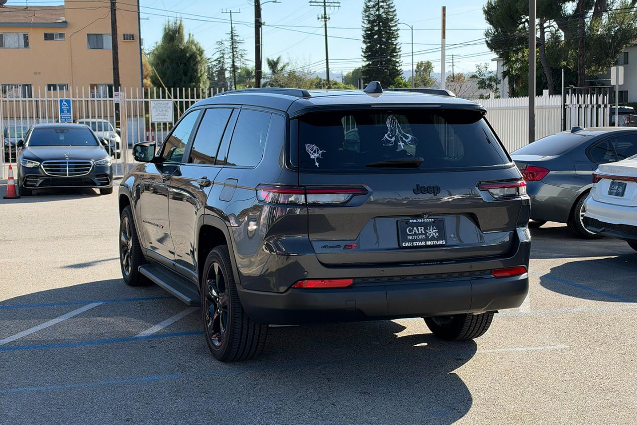 Jeep Grand Cherokee L Laredo 4WD 2025
