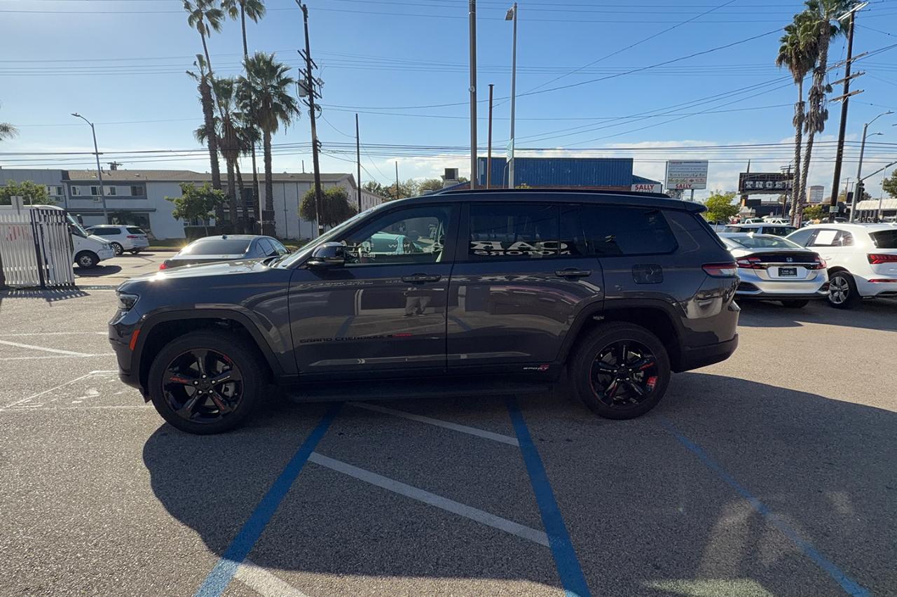 Jeep Grand Cherokee L Laredo 4WD 2025